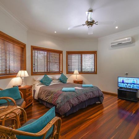 Hibiscus Lodge Bed & Breakfast Wongaling Beach 외부 사진