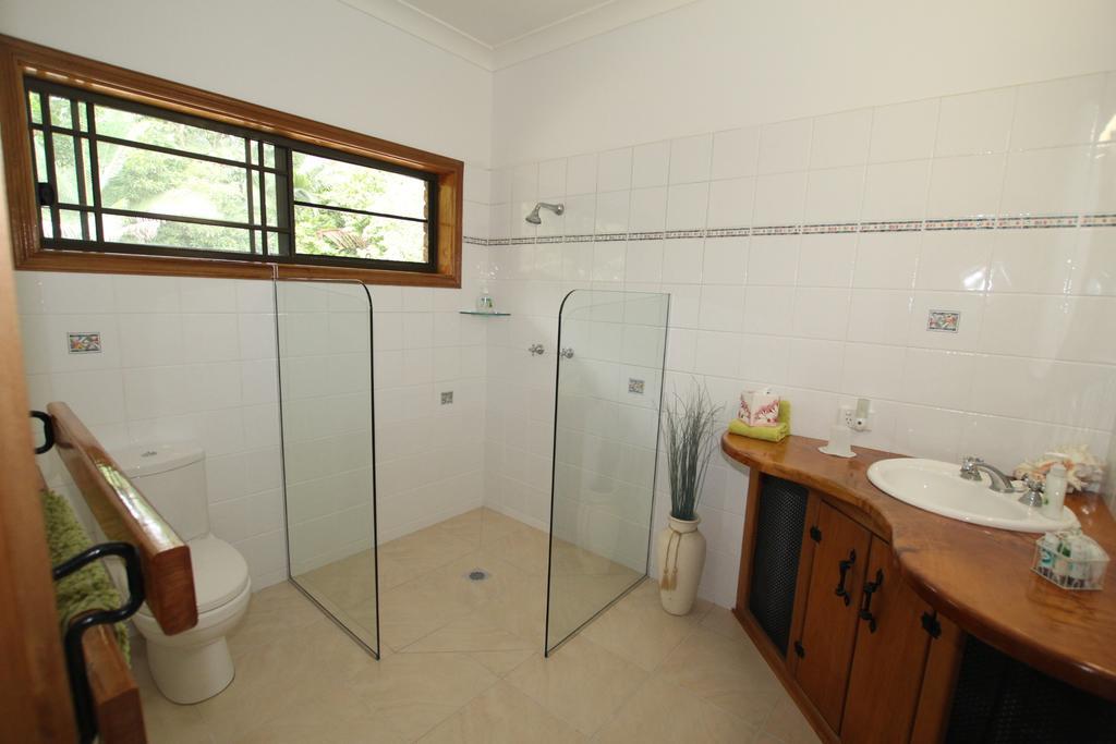 Hibiscus Lodge Bed & Breakfast Wongaling Beach 외부 사진